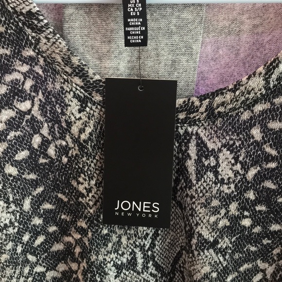 NWT. Long Sleeve Women’s Blouse. - Picture 2 of 4